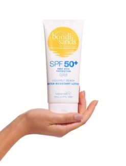 SPF 50+ Body Sunscreen Lotion Coconut Beach Scent -Cosméticos Ventas BONDISANDSSPF50 BODYSUNSCREENTUBECOCONUTSCENT150mL UK 9