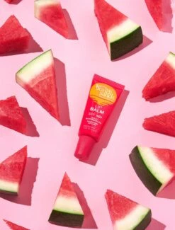 SPF 50+ Lip Balm Juicy Watermelon -Cosméticos Ventas BS LIP BALM SPF50 JUICY WATERMELON LIFESTYLE 2 1