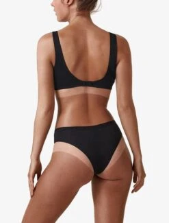 Salon Solution Liquid Gold -Cosméticos Ventas BS SALON SOLUTION LIQUID GOLD LIFESTYLE 1 2000x 600x 551d9c98 ee68 41de ae84 760e9a8bef14