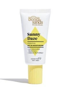 Brightening Besties Bundle 8 Brightening Besties Bundle -Cosméticos Ventas BS SKINCARE SUNNY DAZE SPF 50 MOISTURISER 50ML 1 689811ba a8e8 4361 b797 97db7867439c