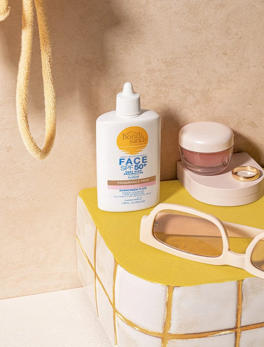 SPF 50+ Fragrance Free Tinted Face Fluid 4 SPF 50+ Fragrance Free Tinted Face Fluid - Imagen 4